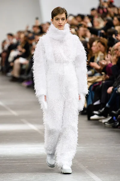 Look 38